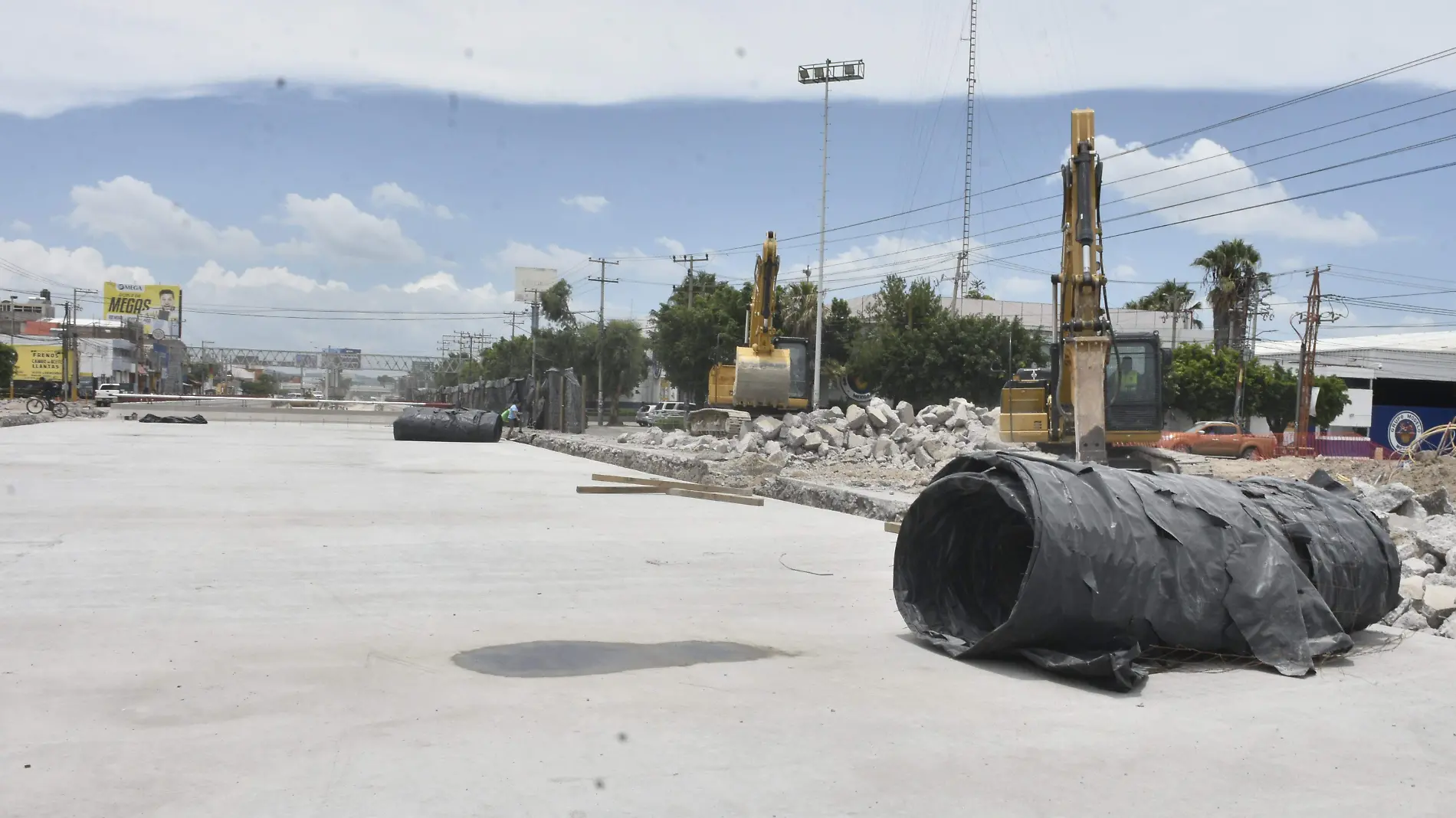 OBRAS EN LA AVE TECNOLOGICO (3)